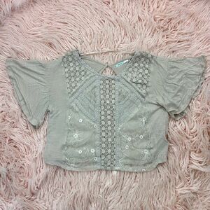 Women’s Small Flutter Sleeve Crop Top